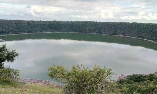 Η απόκοσμη λίμνη-κρατήρας που χρησιμοποιείται για τη μελέτη της Σελήνης και του Άρη (pic)