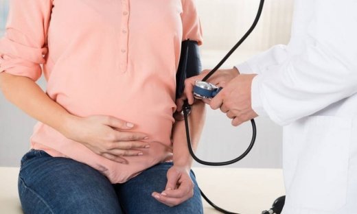 Υπέρταση στην εγκυμοσύνη: Ο σοβαρός κίνδυνος για την έγκυο