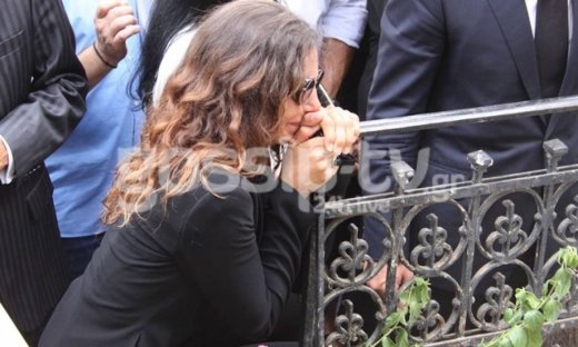 Μαρία Ελένη Λυκουρέζου:Συγκλονισμένη η κόρη της Λάσκαρη μετά την κηδεία - Η πρώτη κίνηση ήταν να...
