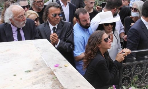 Η μακάβρια ανάρτηση του Ψινάκη με αφορμή το θάνατο της Λάσκαρη