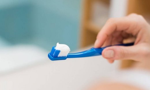 Στοματική υγιεινή: Τι δείχνει για τον κίνδυνο άνοιας