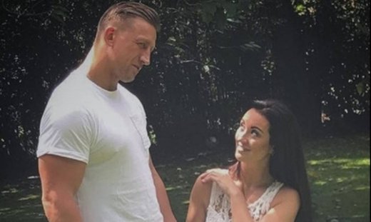 Ξαναβρήκε τον έρωτα στο πρόσωπο του άνδρα που την βοήθησε να ξανασταθεί στα πόδια της