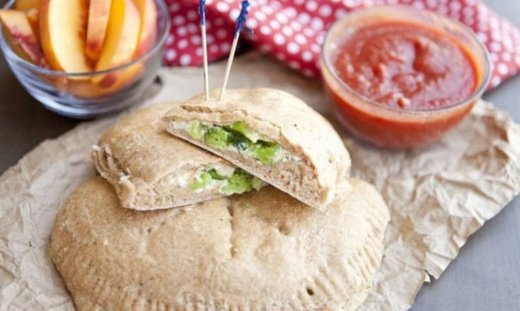 Καλτσόνε με μπρόκολο και τυρί: Ιδανικό για πρωινό ή κολατσιό