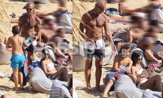 Πέτρος Κωστόπουλος: Με τα παιδιά του σε παραλία της Μυκόνου