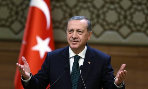 Γυμνή διαμαρτυρία στο ματς της Τουρκίας: «Ερντογάν δολοφόνε»