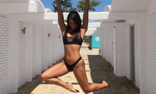 Θα... επιβιώσεις; Αυτή είναι η σέξι κόρη του Ντανιέλ Μπατίστα! (pics)