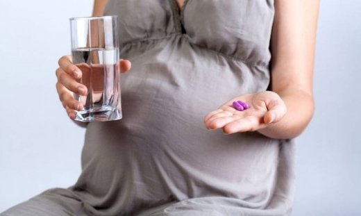 Φολικό οξύ στην εγκυμοσύνη: «Ασπίδα» ενάντια στον αυτισμό, «όπλο» ενάντια στα παρασιτοκτόνα