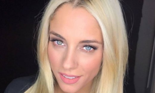 Η Δούκισσα Νομικού στα παρασκήνια της πιο τρυφερής της φωτογράφισης