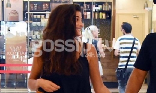 Μπόμπα: Τον κοιτάζει στα μάτια και «λιώνει»…