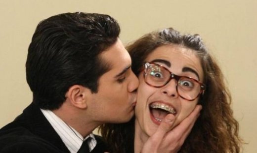 Μαρία η άσχημη: Η Χριστίνα προσκαλεί τη Μαρία να…