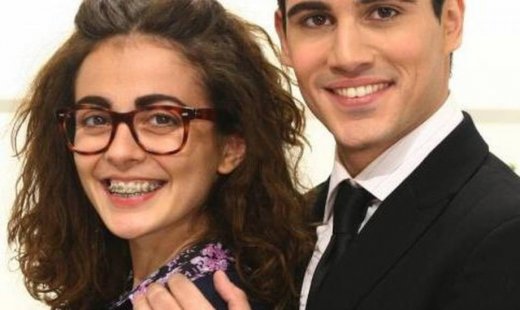 Μαρία η άσχημη: Η Μαρία ζητά τη βοήθεια του Νικόλα