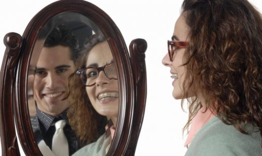 Μαρία η άσχημη: Ο Αλέξης, ο Δημήτρης κι η Μαρία ετοιμάζονται για ένα κοκτέιλ πάρτι