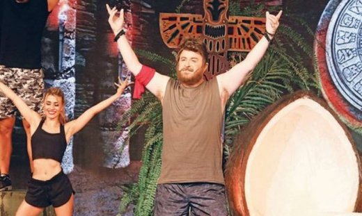 Έξαλλος ο Σεφερλής με θεατές που βιντεοσκοπούσαν την παράστασή του