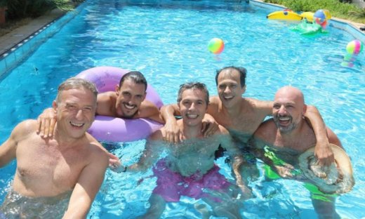 Κάτι χωρισμένα παλικάρια: Η Ιουλία μετανιώνει για το φιλί στον Ευτύχη, αποφασίζει, όμως…