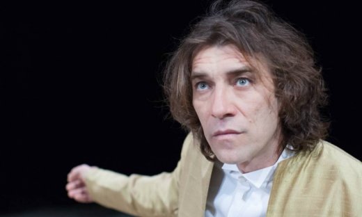 Ο Γιάννης Στάνκογλου ως… Καλιγούλας