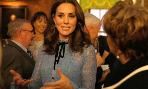 Η Kate Middleton χορεύει σε σταθμό του τρένου μαζί με τους θαυμαστές της!