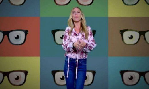 Aυτή είναι η σημερινή καλεσμένη έκπληξη της Ντορέττας!