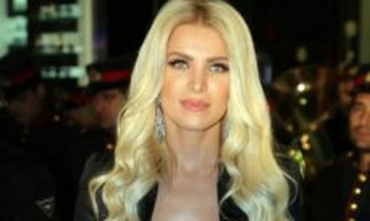 Η Καινούργιου, ο παντρεμένος και η ατάκα «Μακριά θα σε καταστρέψω» (Nassos blog)