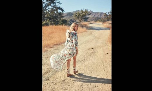 «Ασχολήθηκε κανείς όταν πενηντάρισε ο Κλούνεϊ ή ο Πιτ»: η 50χρονη Τζούλια Ρόμπερτς απορεί