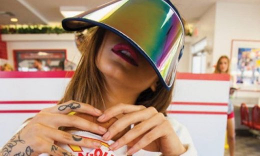 Έφαγες junkfood; Δες τι πρέπει να πιεις για να μην παχύνεις