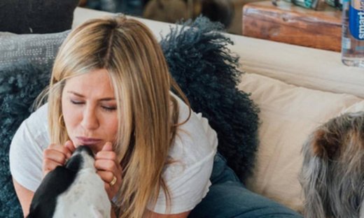 Η Jennifer Aniston μας ξεναγεί στο σπίτι της