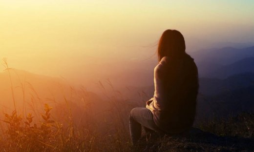 Άτυπη κατάθλιψη: Τι είναι και με ποια συμπτώματα εκδηλώνεται