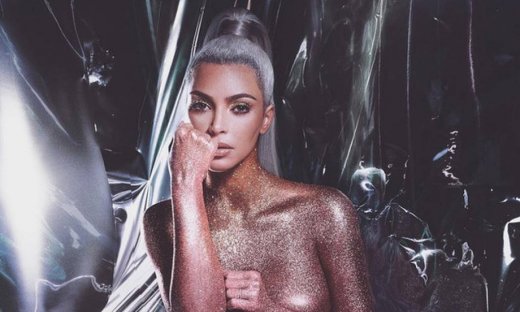 Πόσο έχει φουσκώσει! Η παρένθετη της Kim Kardashian σε μία σπάνια έξοδό της, λίγο πριν γεννήσει