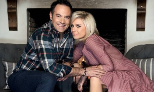 Ο Κατσούλης junior μαστορεύει και η μαμά Κατερίνα τον τραβάει βίντεο