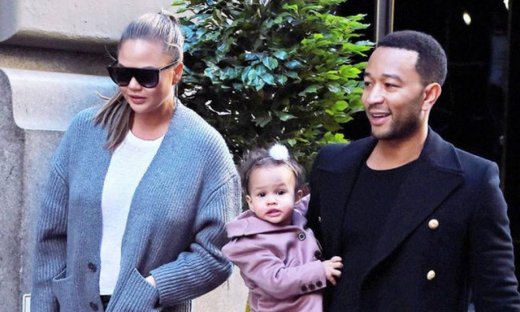 Αυτό το δώρο αγοράζει κάθε Χριστούγεννα η Chrissy Teigen στο σύζυγό της