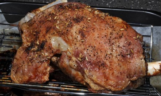 Γιατί να το γυρίσεις στη γαλοπούλα ενώ υπάρχει ΠΑΝΤΑ το αρνί;