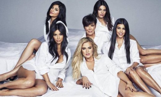 Οι Kardashians είναι οι «βασίλισσες» του χριστουγεννιάτικου στολισμού και με αποδείξεις (pics)