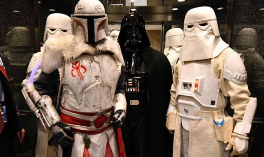 Το Star Wars παραμένει στην κορυφή του αμερικανικού box-office