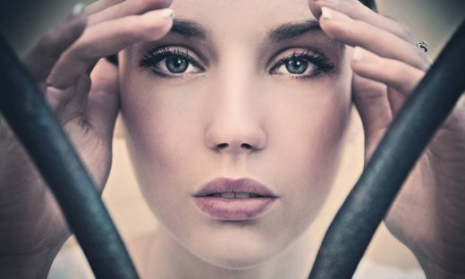 Δείτε πώς θα πετύχετε το αόρατο μακιγιάζ και κατακτήστε τα πλήθη