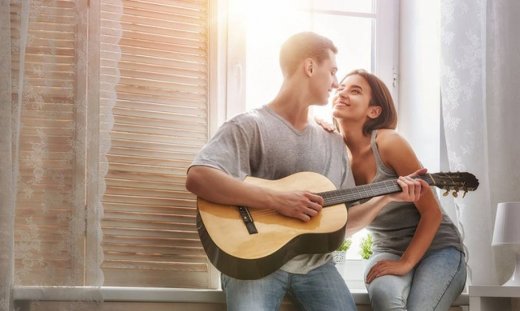 Ποια «δόση» σεξ μας κάνει πραγματικά ευτυχισμένους;