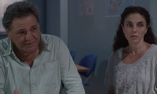 Το τατουάζ: Η Σαμίρα γεννάει, το σκάει κι αφήνει το νεογέννητο στον Παύλο και την Μάρθα