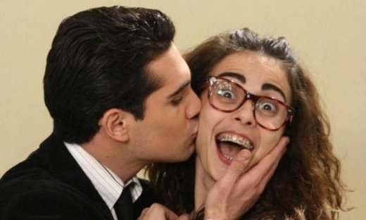 Μαρία η άσχημη: Ο Αλέξης απαιτεί με έντονο τρόπο από τη Μαρία να της μιλήσει