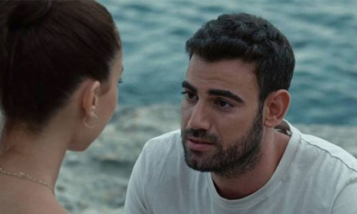 Το τατουάζ: Ο Ορφέας ετοιμάζεται να δολοφονήσει την φίλη της Ελένης