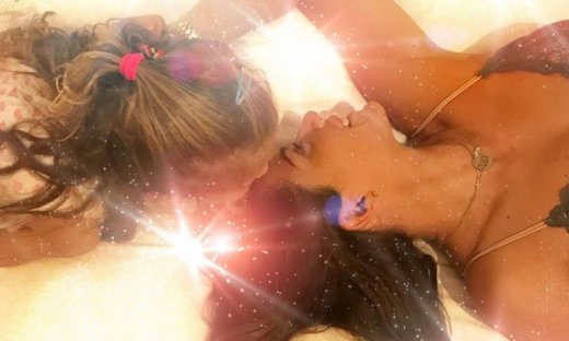 Βάσω Λασκαράκη: Μαμά και κόρη παίζουν στο σπίτι & ρίχνουν το Instagram - Δείτε τα βίντεο