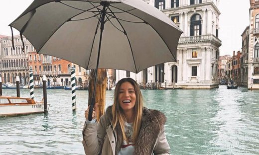 Λίγο καιρό πριν γεννήσει, η Αθηνά Οικονομάκου μας δείχνει την κοιλίτσα της