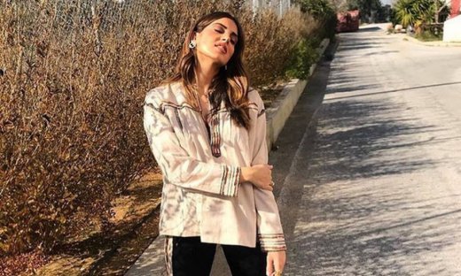 Summer memories: Δες την Σταματίνα Τσιμτσιλή με κοντό τζιν σορτσάκι και «μείνε»