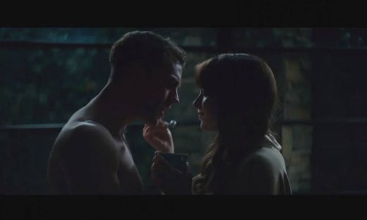 #FiftyShadesFreed: Μια γυναικολόγος ακυρώνει την επίμαχη σκηνή με το παγωτό