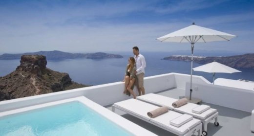 Γιατί στη Σαντορίνη θα βιώσεις την πιο ρομαντική εμπειρία της ζωή σου