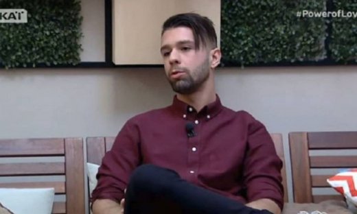 Έξαλλη παρουσιάστρια με τον Σωκράτη: «Διώξτε τον κλοτσηδόν από το Power of Love»