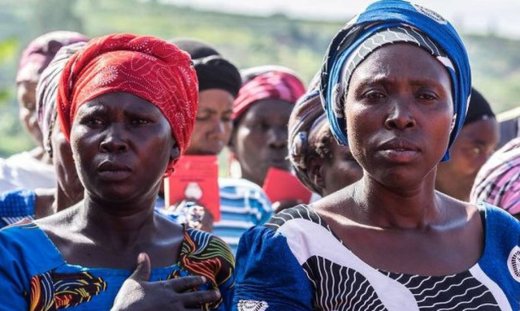 Μπορεί μία γυναίκα από έναν εντελώς «διαφορετικό κόσμο» να σε κάνει να αλλάξεις τρόπο σκέψης;