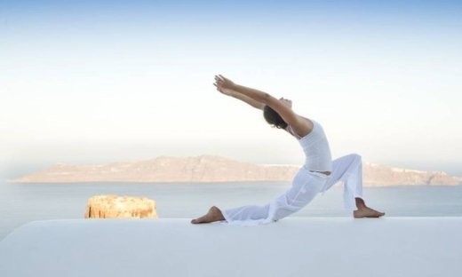 Ταξίδι ευεξίας και πνεύματος στη Σαντορίνη