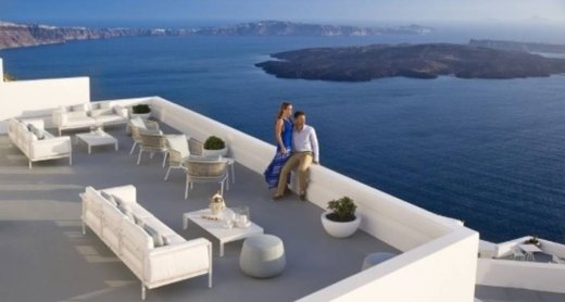 Η ανοιξιάτικη απόδραση στη Σαντορίνη που θα σε ανανεώσει