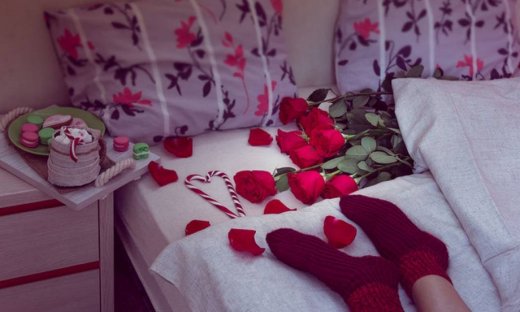 Φοράτε κάλτσες στο σεξ; Δείτε γιατί το επικροτούν οι ειδικοί!