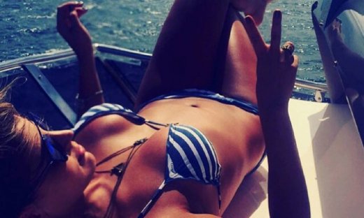 Διάσημη αθλήτρια τα πετάει όλα και κολάζει με τις καμπύλες της! (photos)