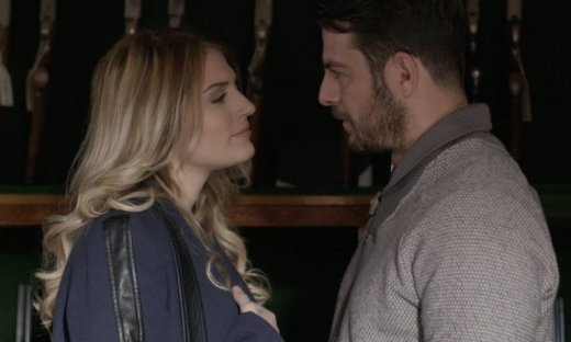 Το τατουάζ: Ο Στέφανος και η Νικόλ νιώθουν αμήχανα μεταξύ τους