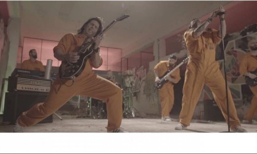 Οι 1550 συγκινούν με το νέο τους τραγούδι «Έρωτας Πρόσφυγας»